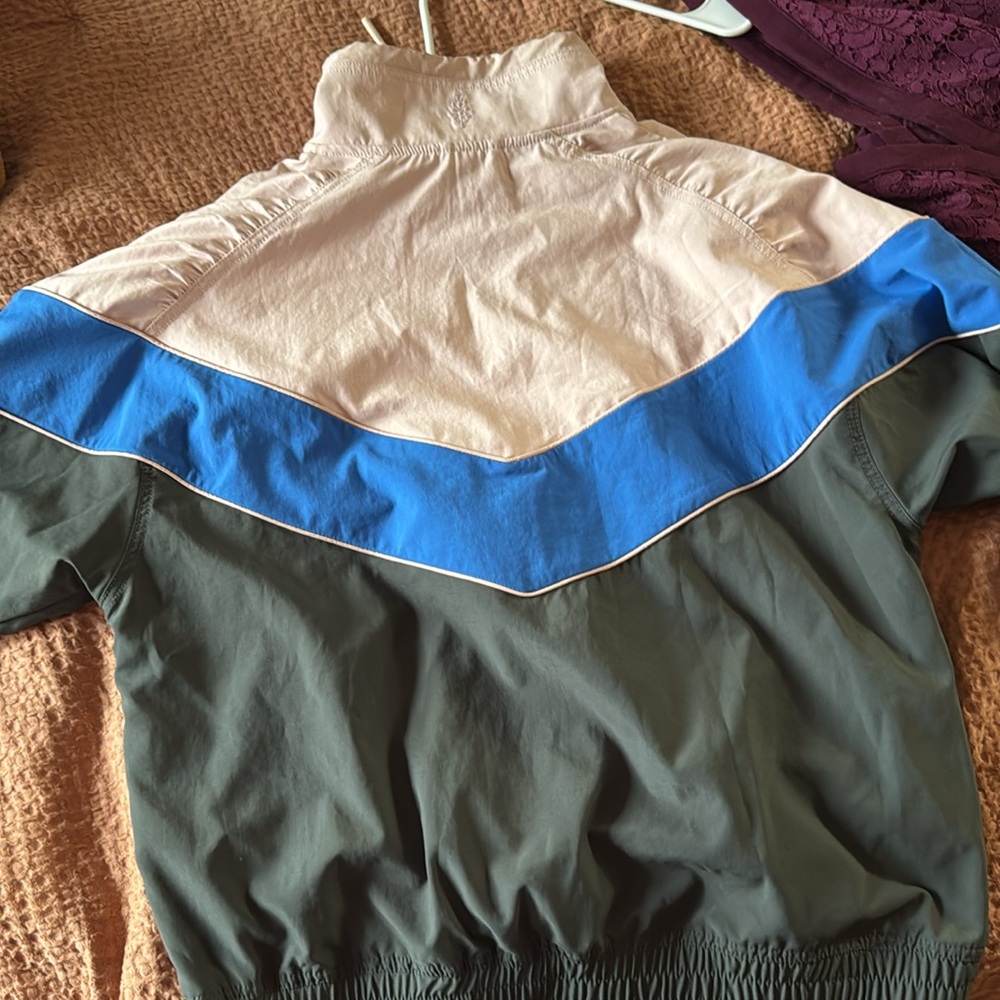 walk the Line Color block pullover - Picture 4 of 8